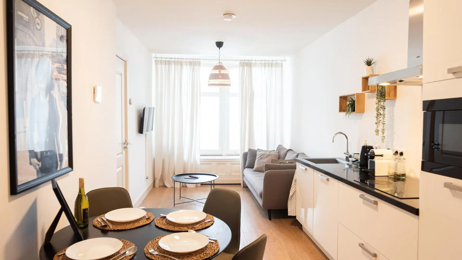 Canal View Apartment Amsterdam